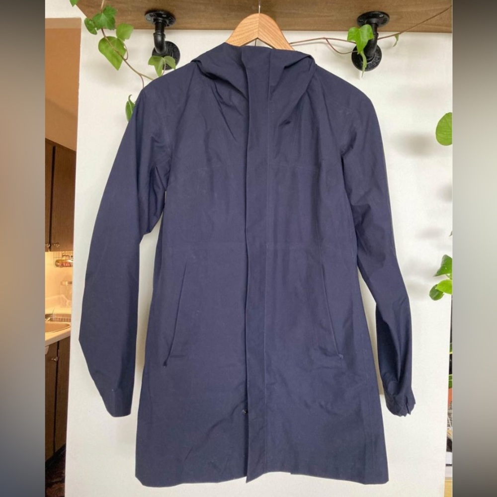 Arc’teryx Codetta Women’s Raincoat